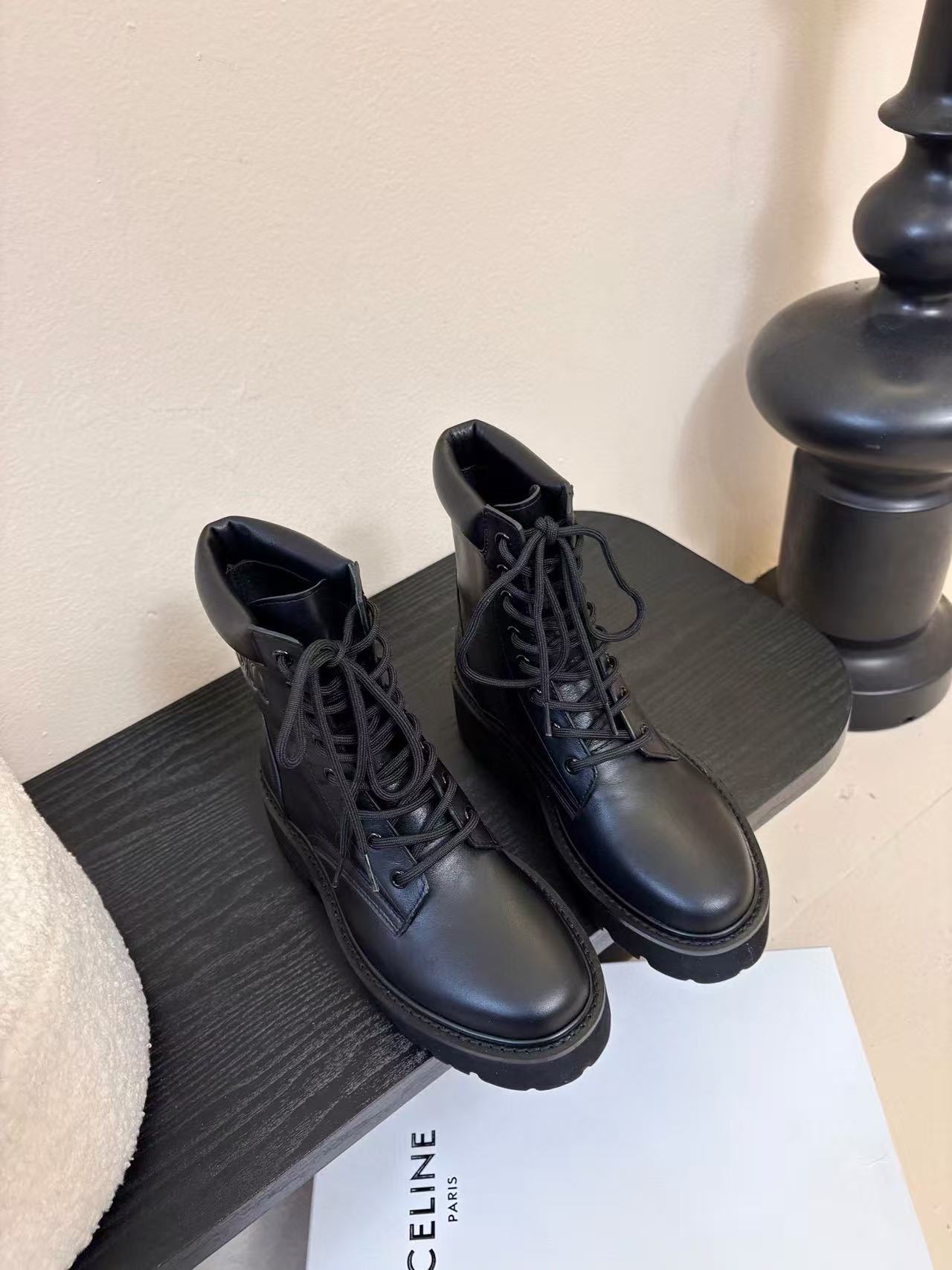 CEL1NE高品質 凱旋門 本革 アンクルブーツ【50％割引+送料無料】