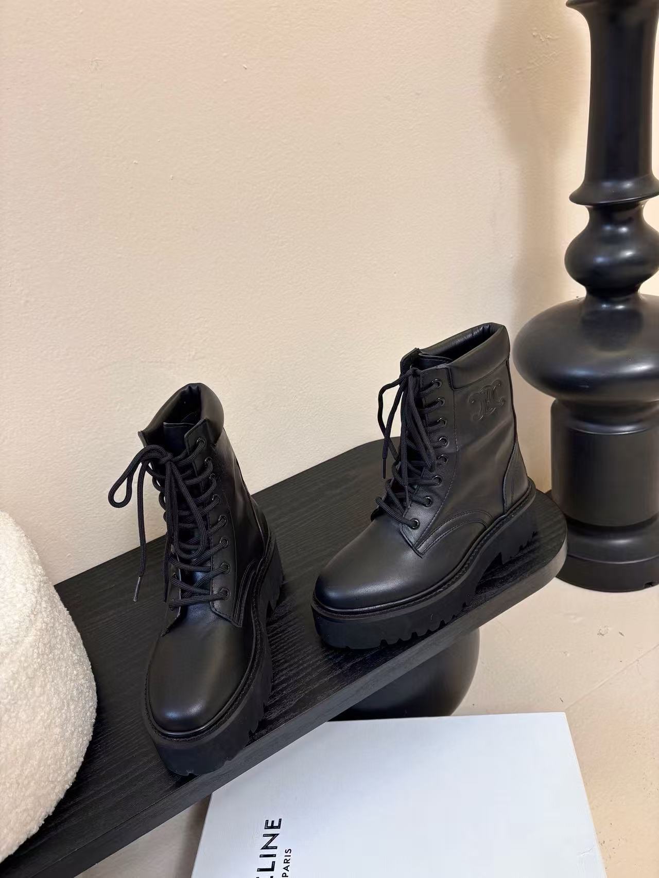 CEL1NE高品質 凱旋門 本革 アンクルブーツ【50％割引+送料無料】