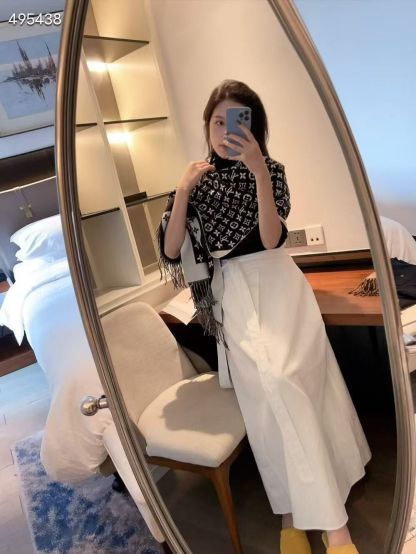 LV四つ葉のクローバープリントカシミアスカーフ【50％割引+送料無料】