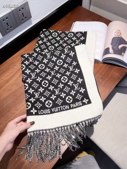 LV四つ葉のクローバープリントカシミアスカーフ【50％割引+送料無料】