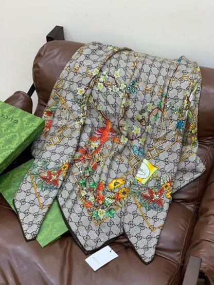 GUCC1 高品質プリントカシミアシルクスカーフ【50％割引+送料無料】