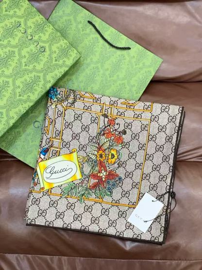 GUCC1 高品質プリントカシミアシルクスカーフ【50％割引+送料無料】