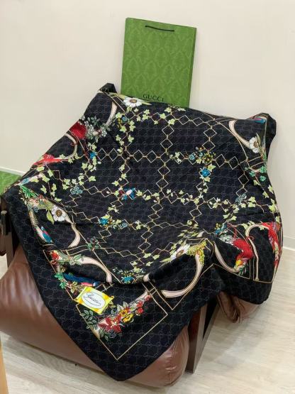 GUCC1 高品質プリントカシミアシルクスカーフ【50％割引+送料無料】