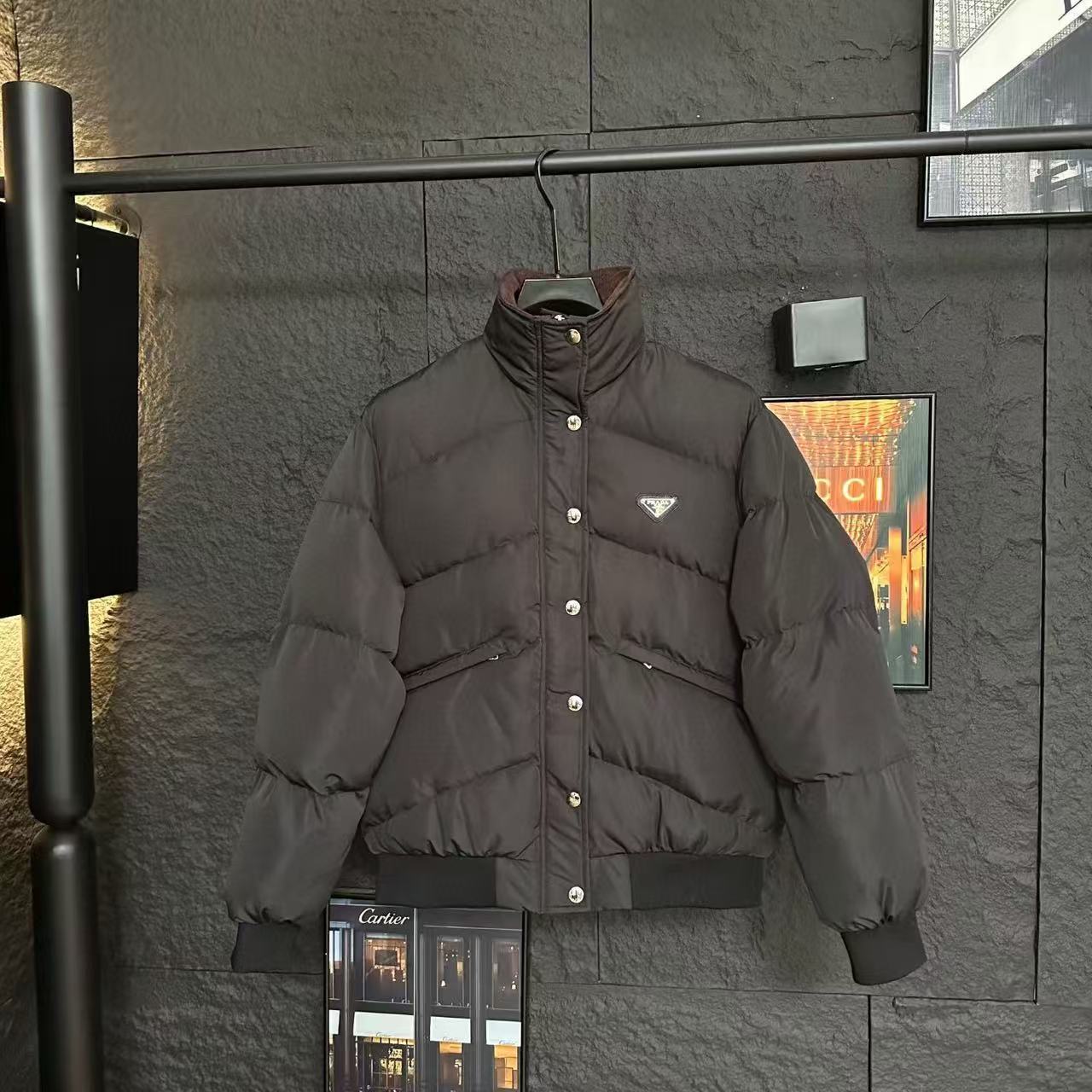 PR4DA トライアングルロゴ スタンドカラー ダウンジャケット【50％割引+送料無料】