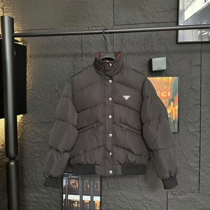 PR4DA トライアングルロゴ スタンドカラー ダウンジャケット【50％割引+送料無料】