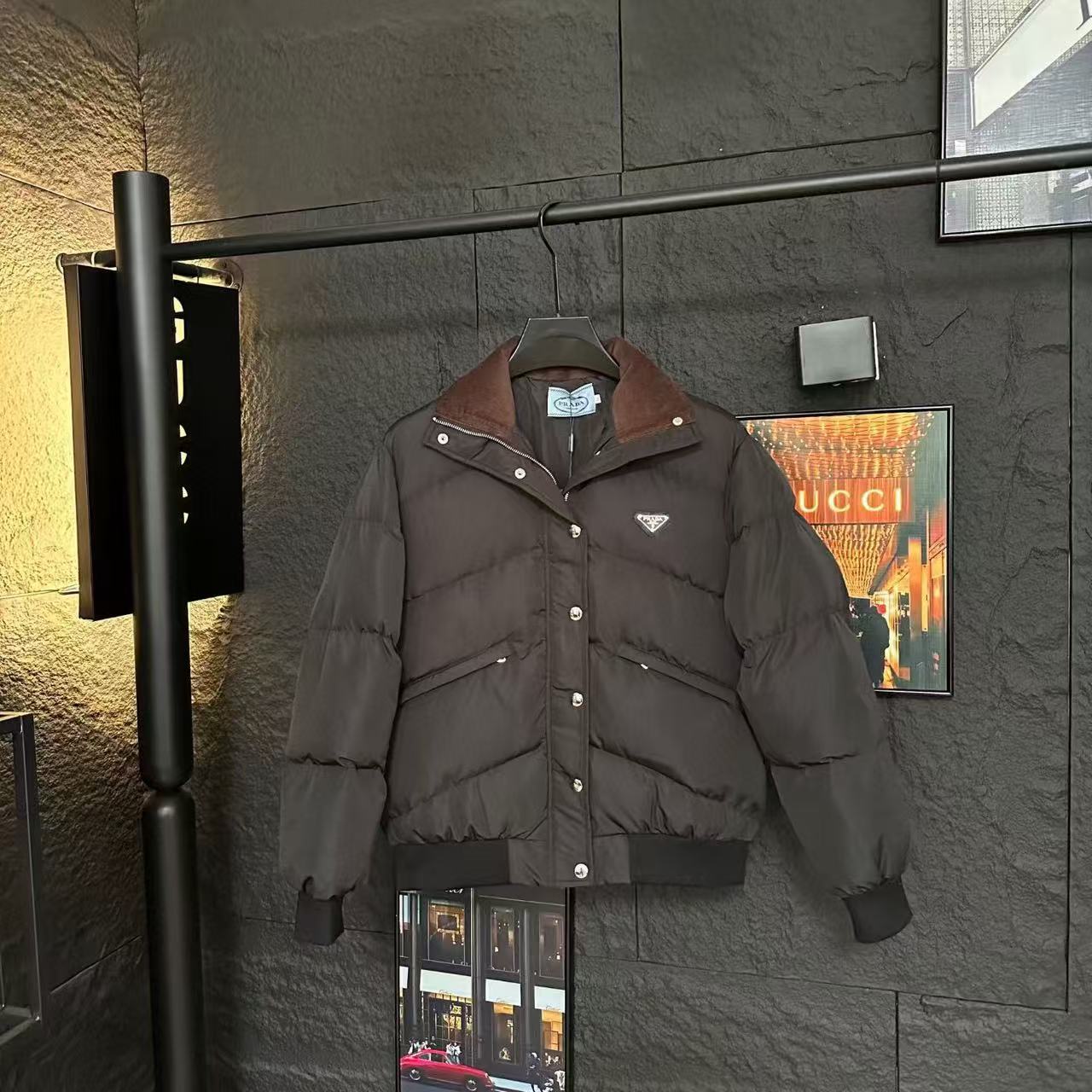 PR4DA トライアングルロゴ スタンドカラー ダウンジャケット【50％割引+送料無料】