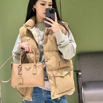 PR4DA トライアングルロゴ ダウンベスト【50％割引+送料無料】