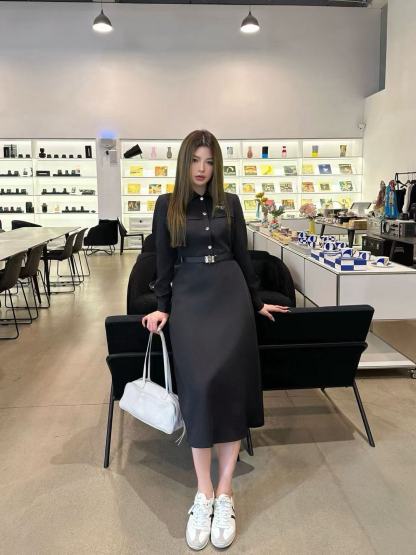 PR4DA ベルト付きトライアングルロゴドレス【50％割引+送料無料】