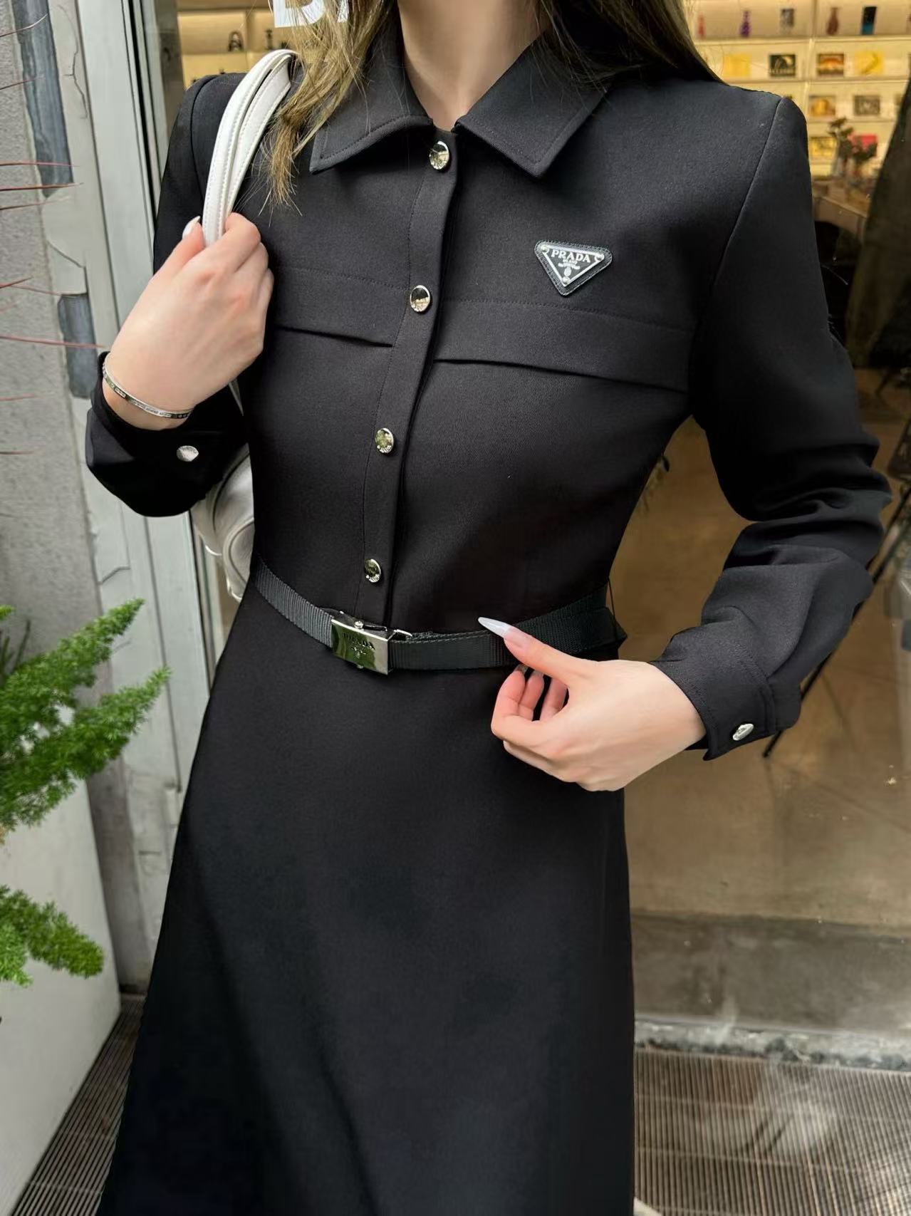 PR4DA ベルト付きトライアングルロゴドレス【50％割引+送料無料】