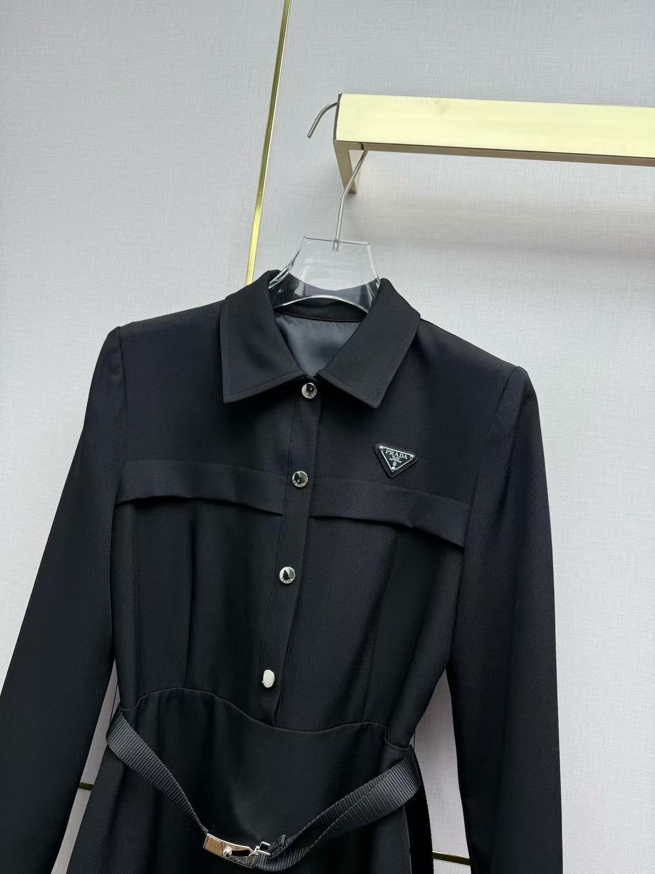 PR4DA ベルト付きトライアングルロゴドレス【50％割引+送料無料】