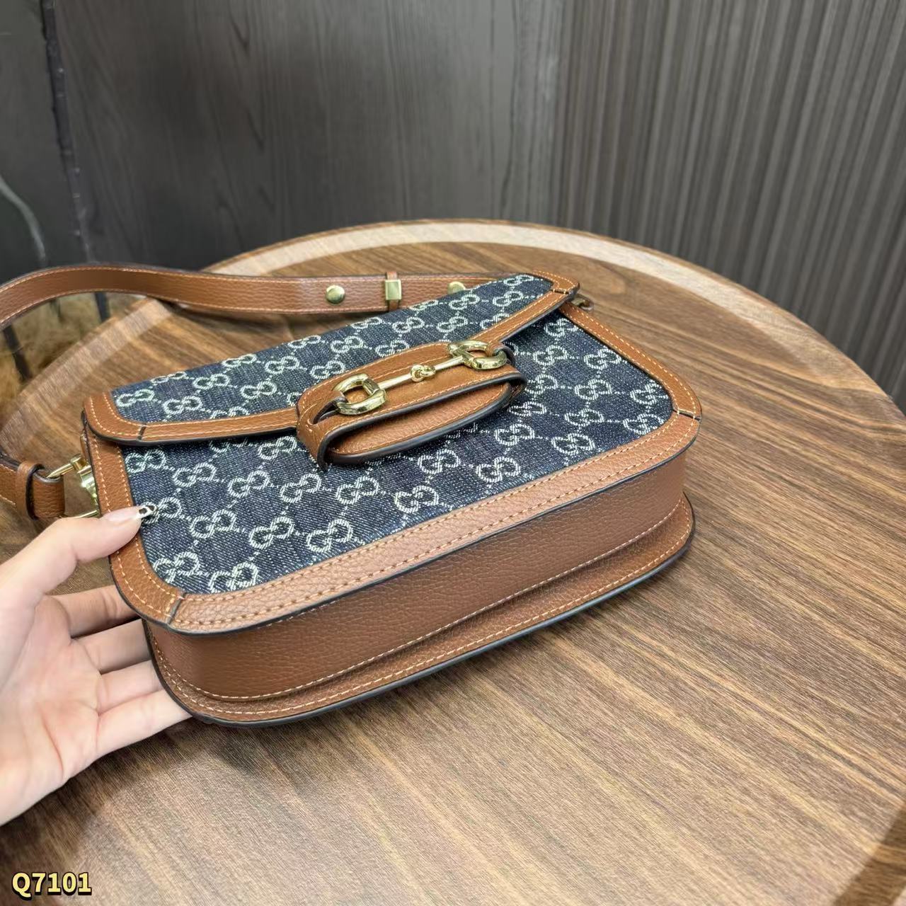 GUCC1 ジャカード ショルダー/クロスボディバッグ【50％割引+送料無料】