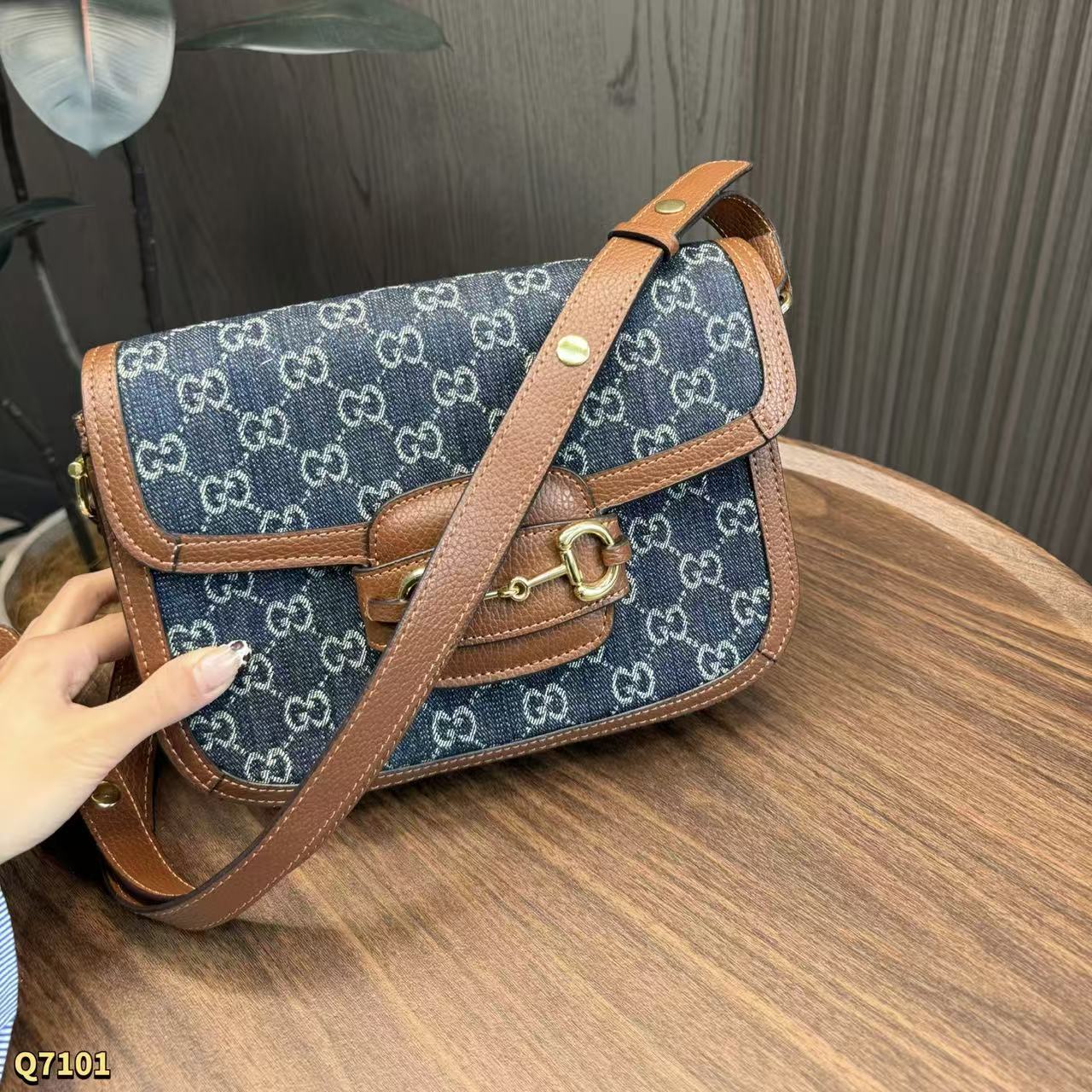 GUCC1 ジャカード ショルダー/クロスボディバッグ【50％割引+送料無料】