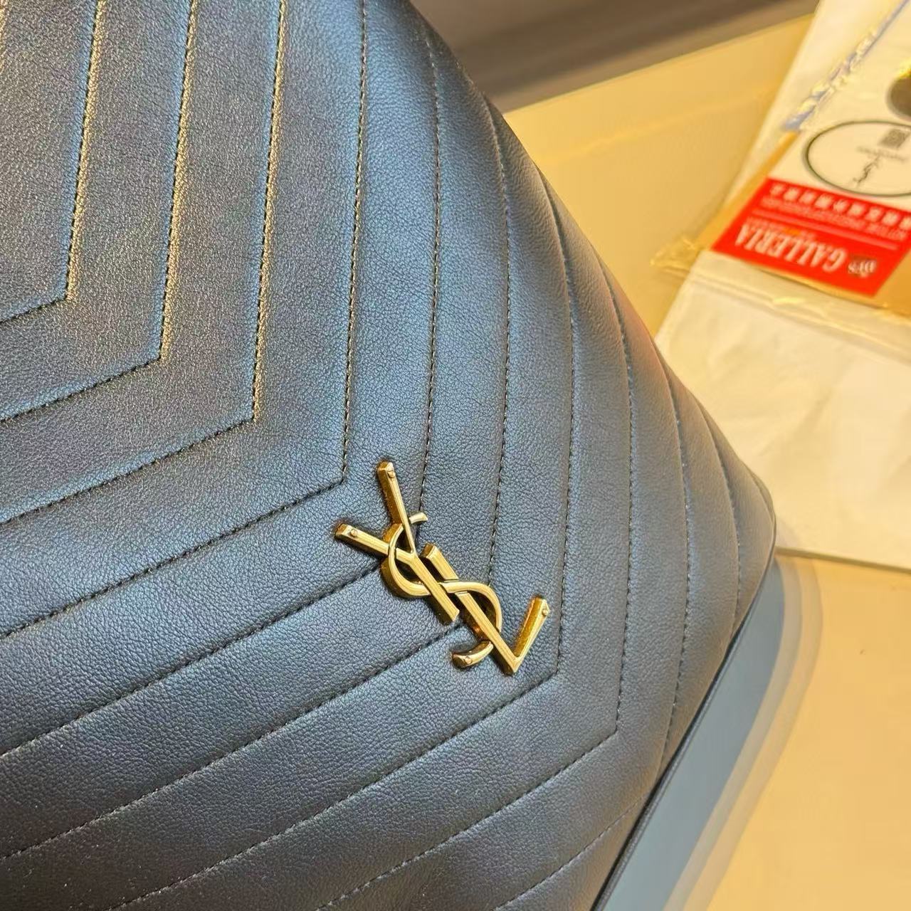 YSL レザーバケットバッグ【50％割引+送料無料】