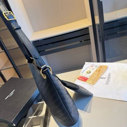 YSL レザーバケットバッグ【50％割引+送料無料】