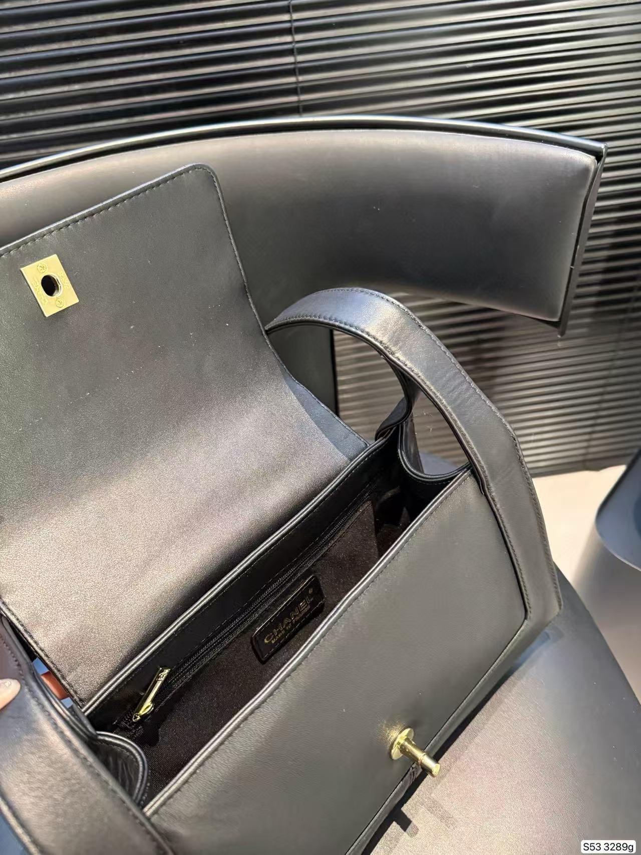 CHANE1 ダブルC レザーショルダーバッグ【50％割引+送料無料】