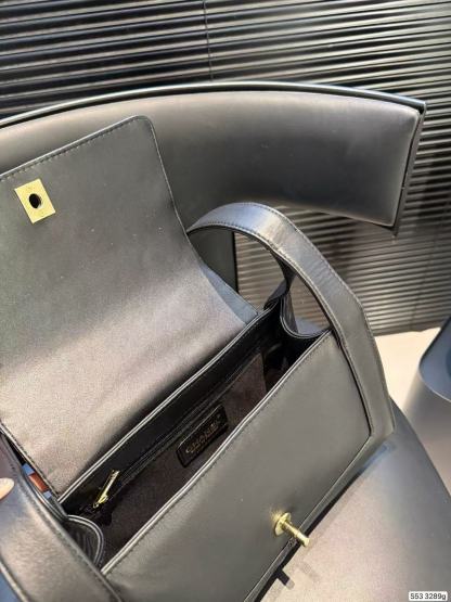 CHANE1 ダブルC レザーショルダーバッグ【50％割引+送料無料】