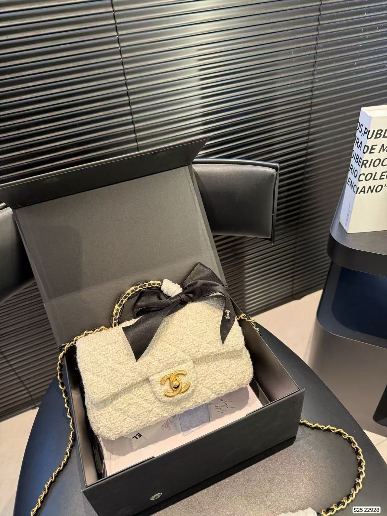 CHANE1 ベルベットチェーンショルダーバッグ【50％割引+送料無料】