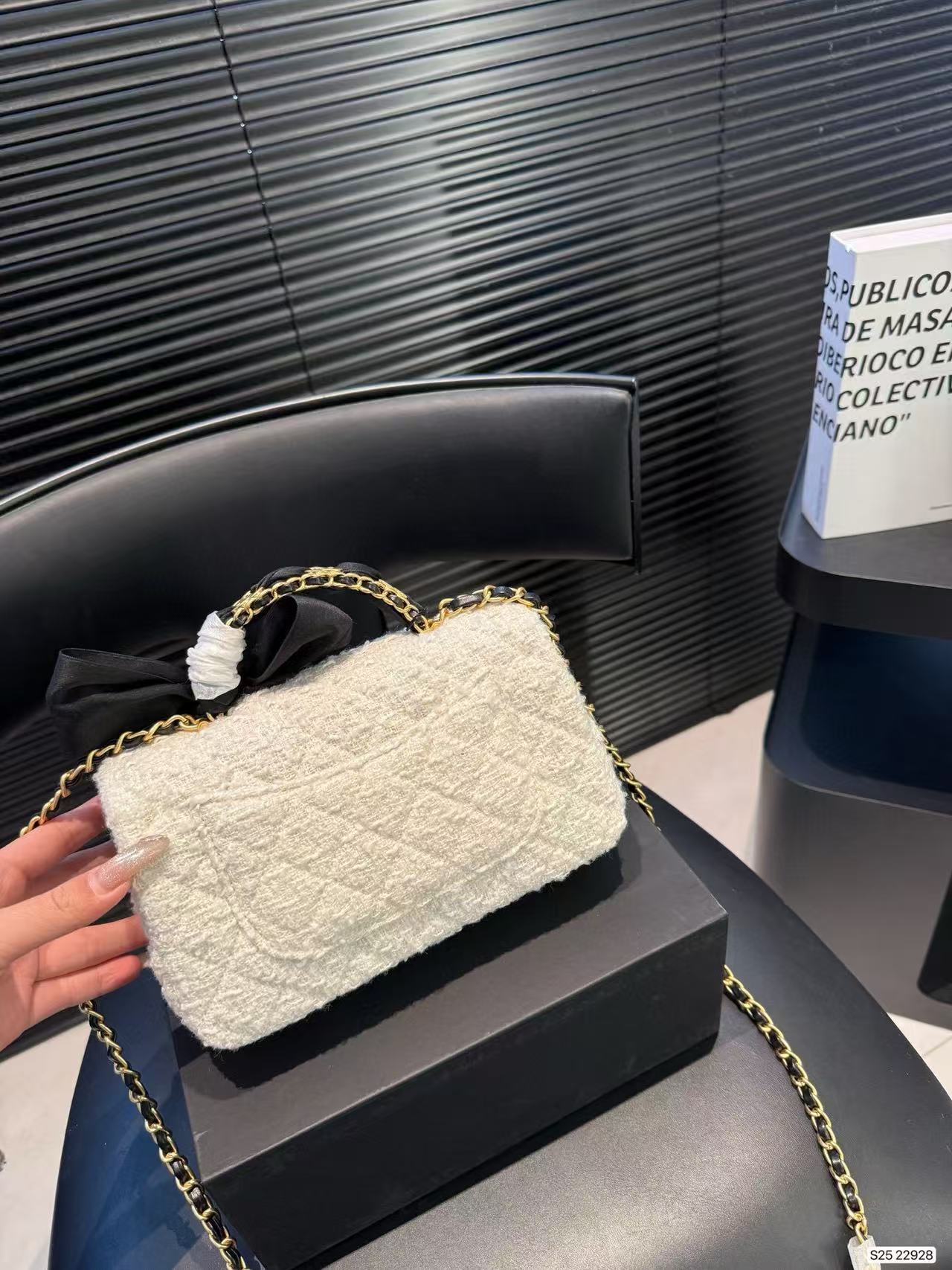 CHANE1 ベルベットチェーンショルダーバッグ【50％割引+送料無料】