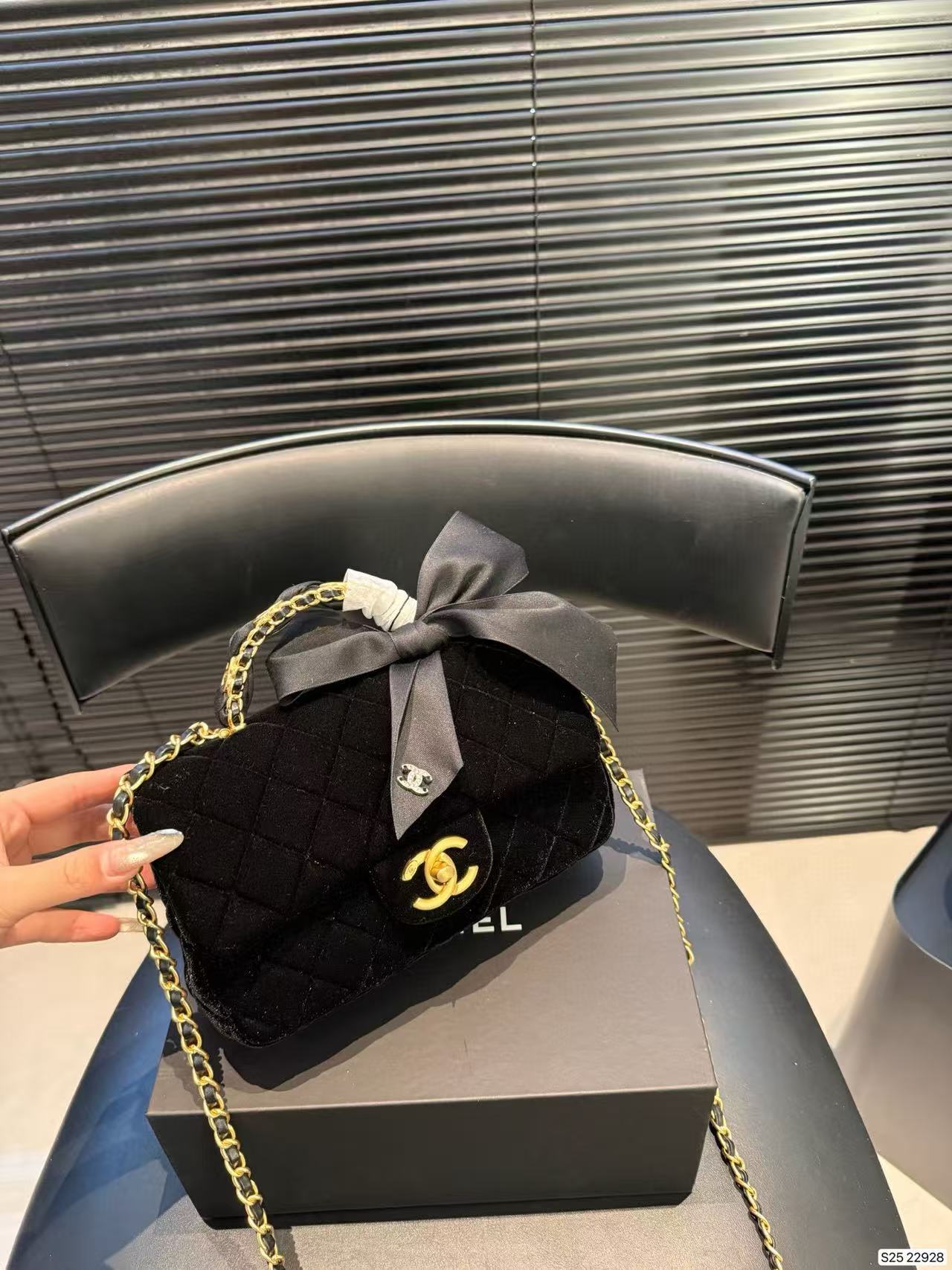 CHANE1 ベルベットチェーンショルダーバッグ【50％割引+送料無料】