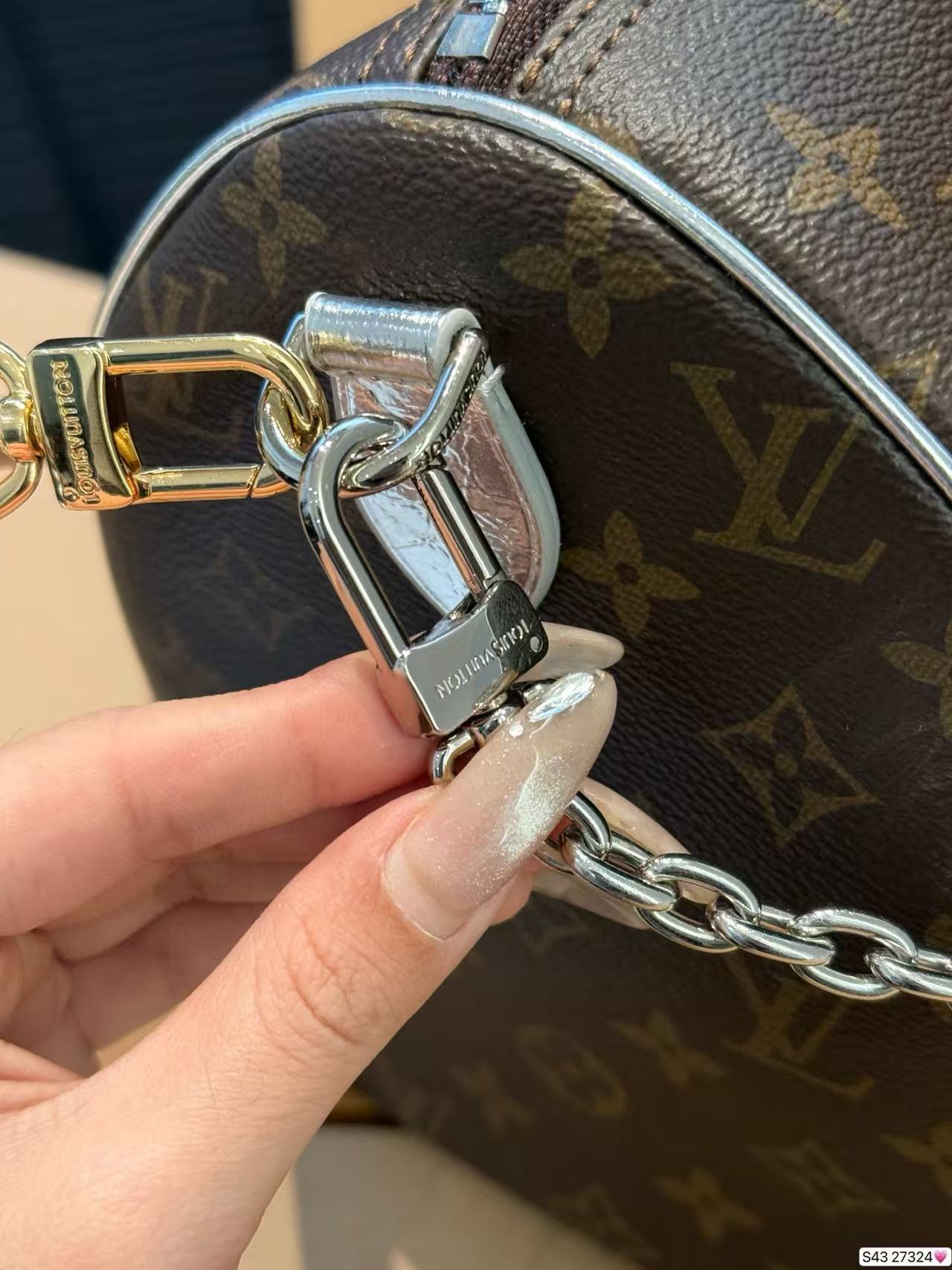 LVチェーンハンドバッグ【50％割引+送料無料】