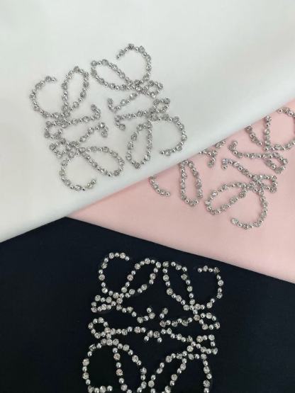 L0WEW ビーズロゴTシャツ【50％割引+送料無料】