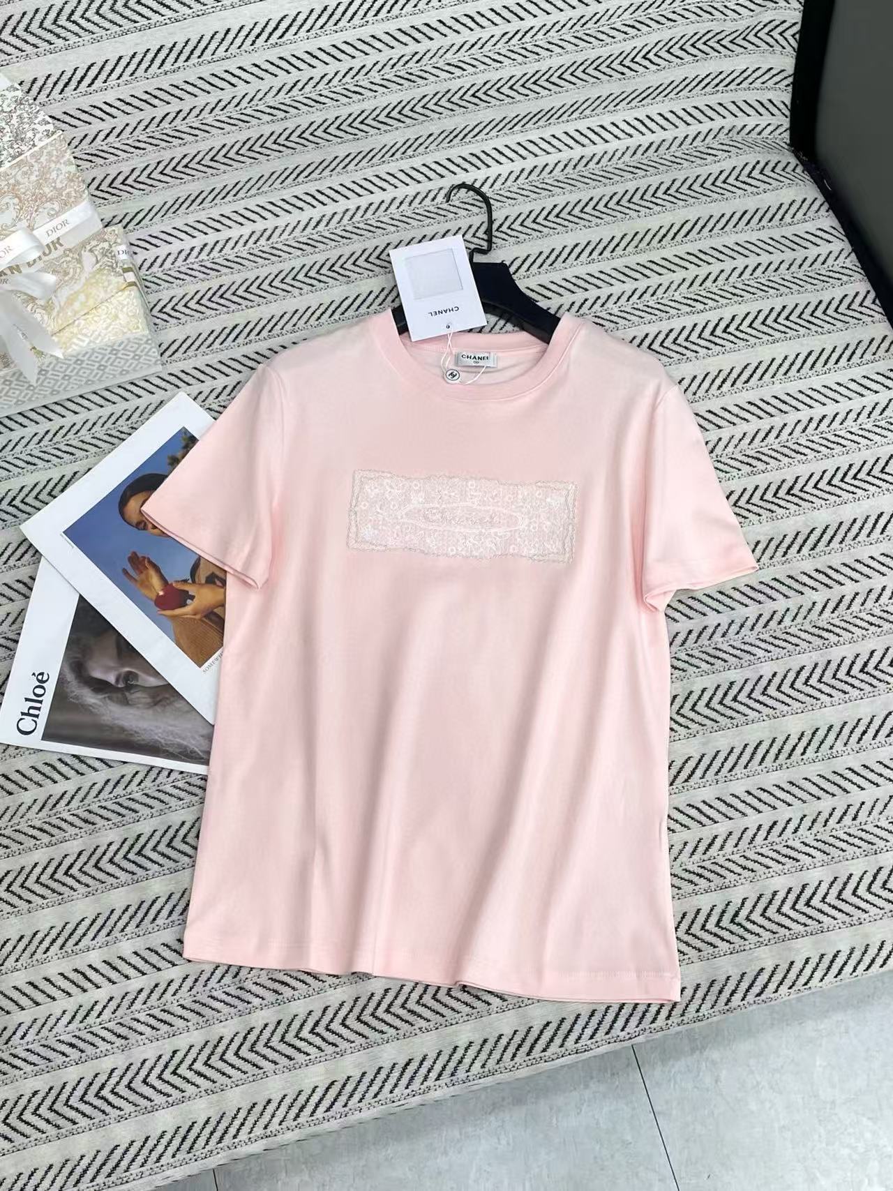 CHANE1 刺繍スパンコールロゴレターTシャツ【50％割引+送料無料】