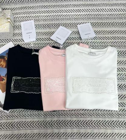 CHANE1 刺繍スパンコールロゴレターTシャツ【50％割引+送料無料】