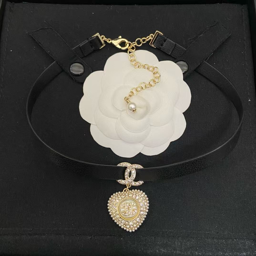 CHANE1 レザー ダブルC ダイヤモンドネックレス【50％割引+送料無料】