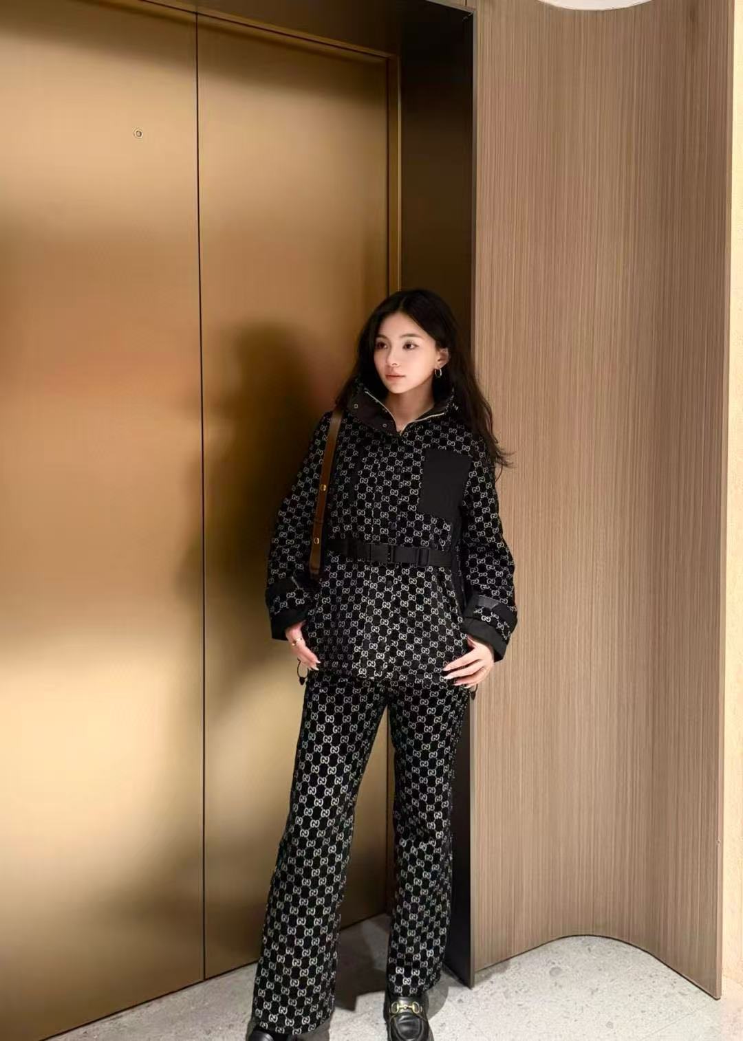 GUCC1 ジャカード スタンドカラー ベルト付きジャケット + パンツ ツーピースセット【50％割引+送料無料】