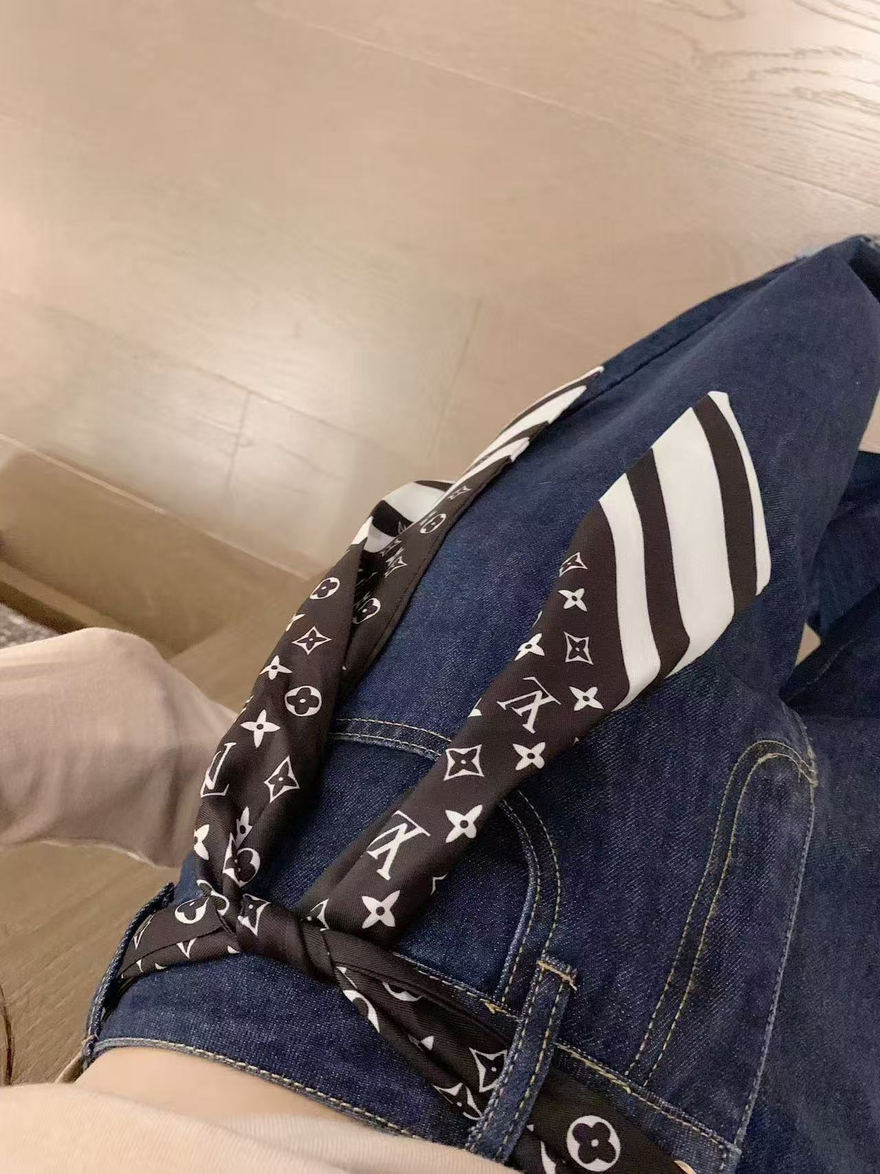 LVスカーフジーンズ【50％割引+送料無料】