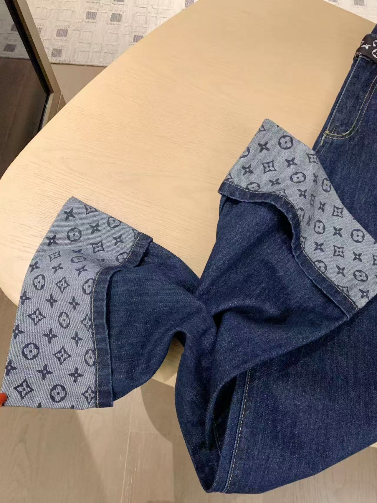 LVスカーフジーンズ【50％割引+送料無料】