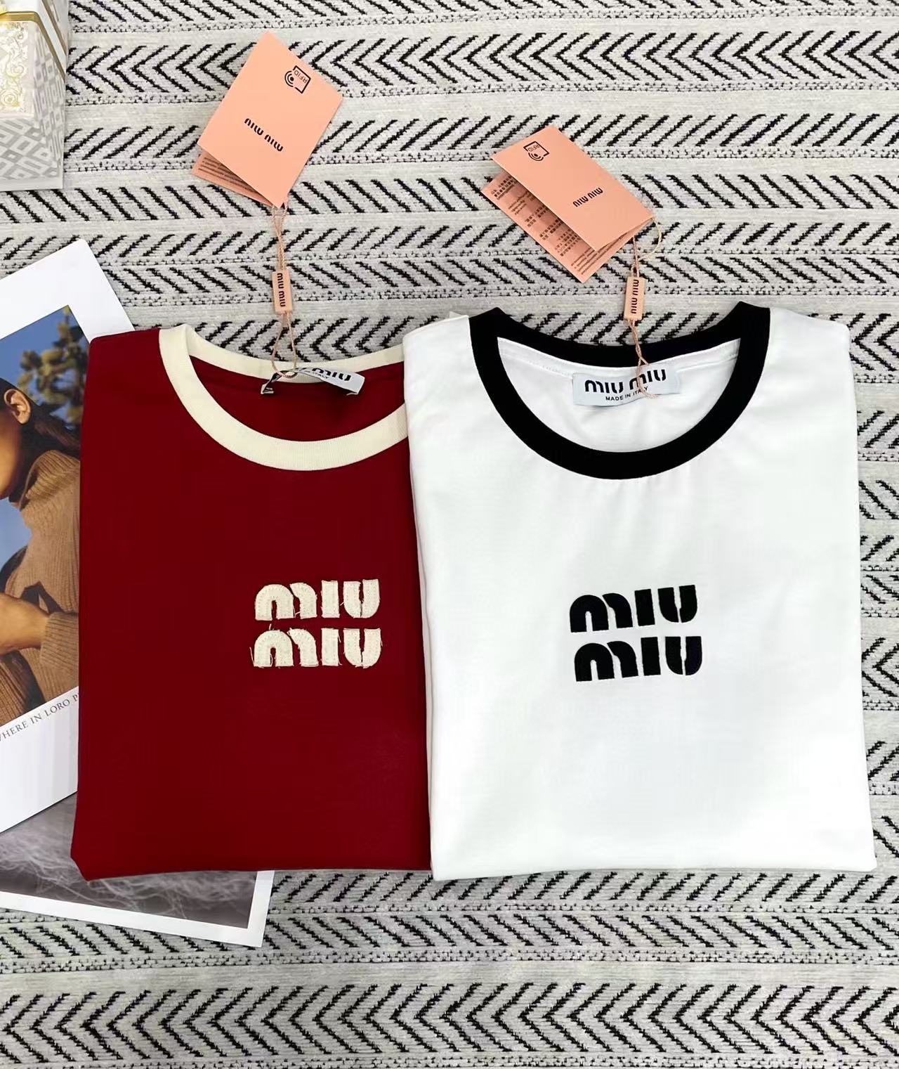 M1UM1U カラーブロック レター Tシャツ【50％割引+送料無料】