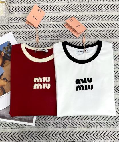 M1UM1U カラーブロック レター Tシャツ【50％割引+送料無料】