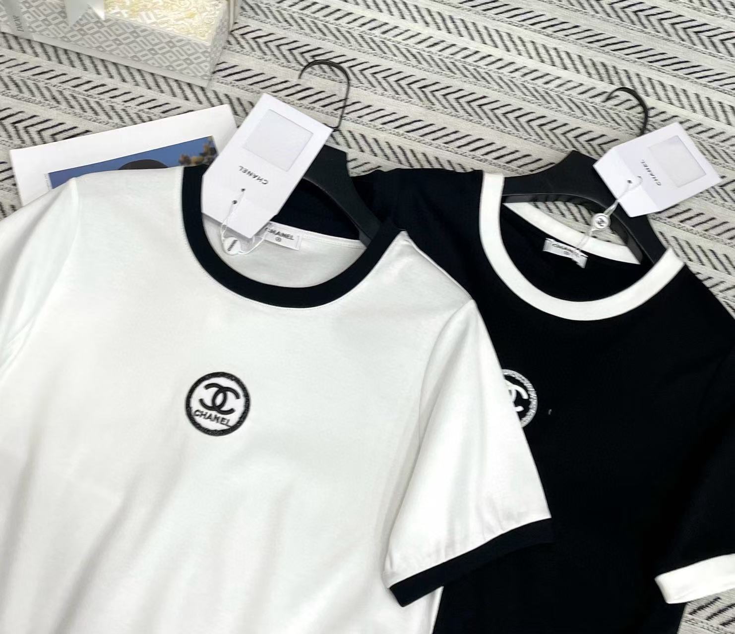 CHANE1 ダブルC 刺繍レターTシャツ【50％割引+送料無料】