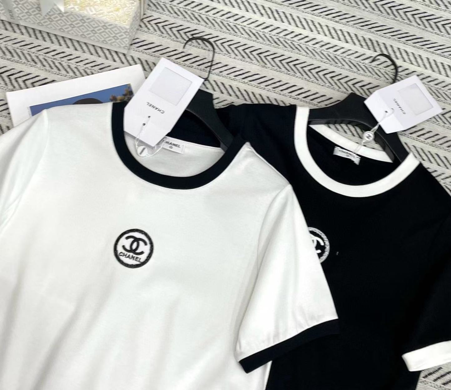 CHANE1 ダブルC 刺繍レターTシャツ【50％割引+送料無料】