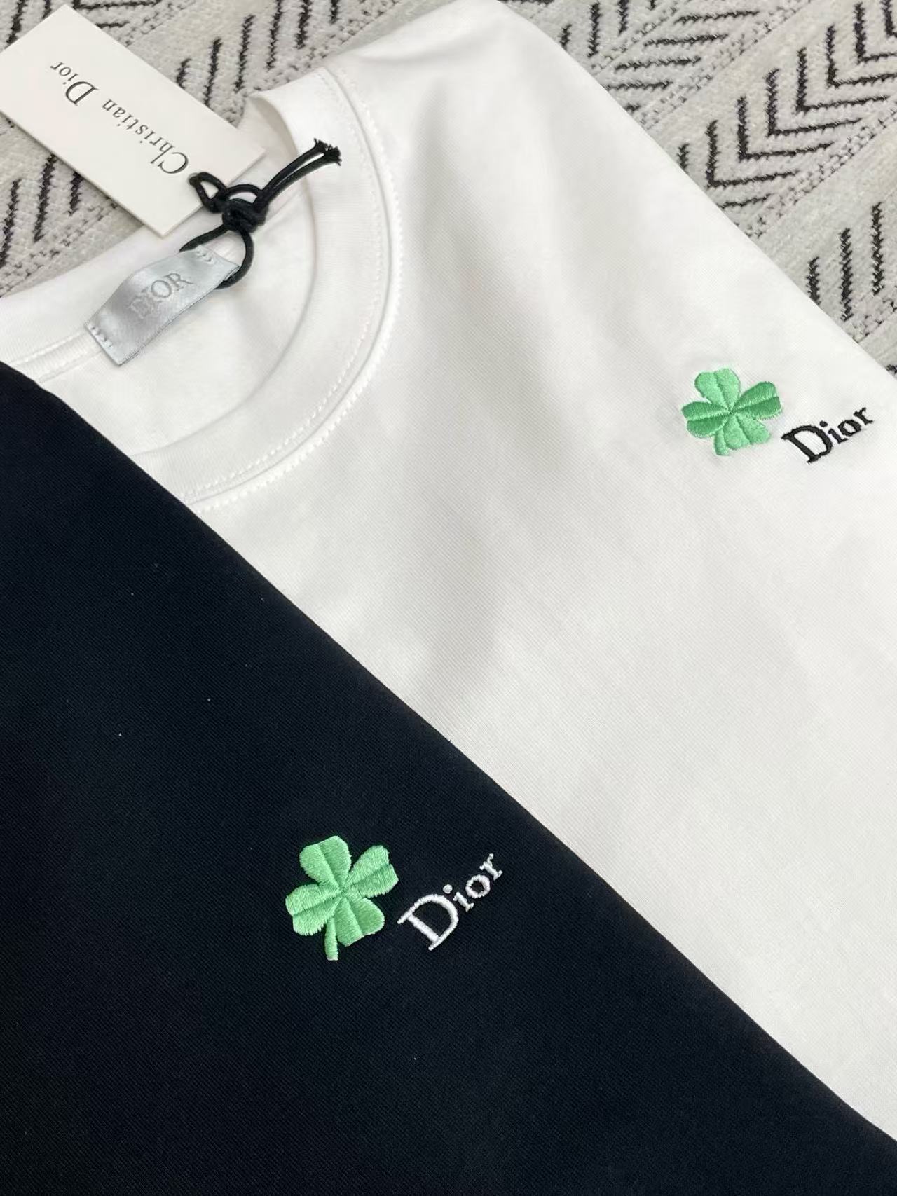DIOR シンプル 四つ葉のクローバー 刺繍 レター Tシャツ【50％割引+送料無料】
