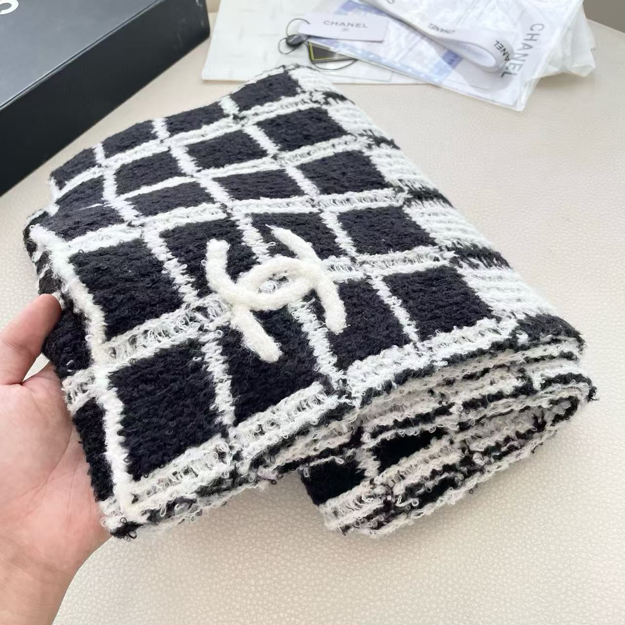 CHANE1 ダブルC チェック カシミヤ マフラー【50％割引+送料無料】
