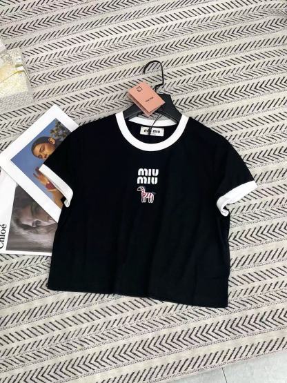 M1UM1U 刺繍レターポニーTシャツ【50％割引+送料無料】