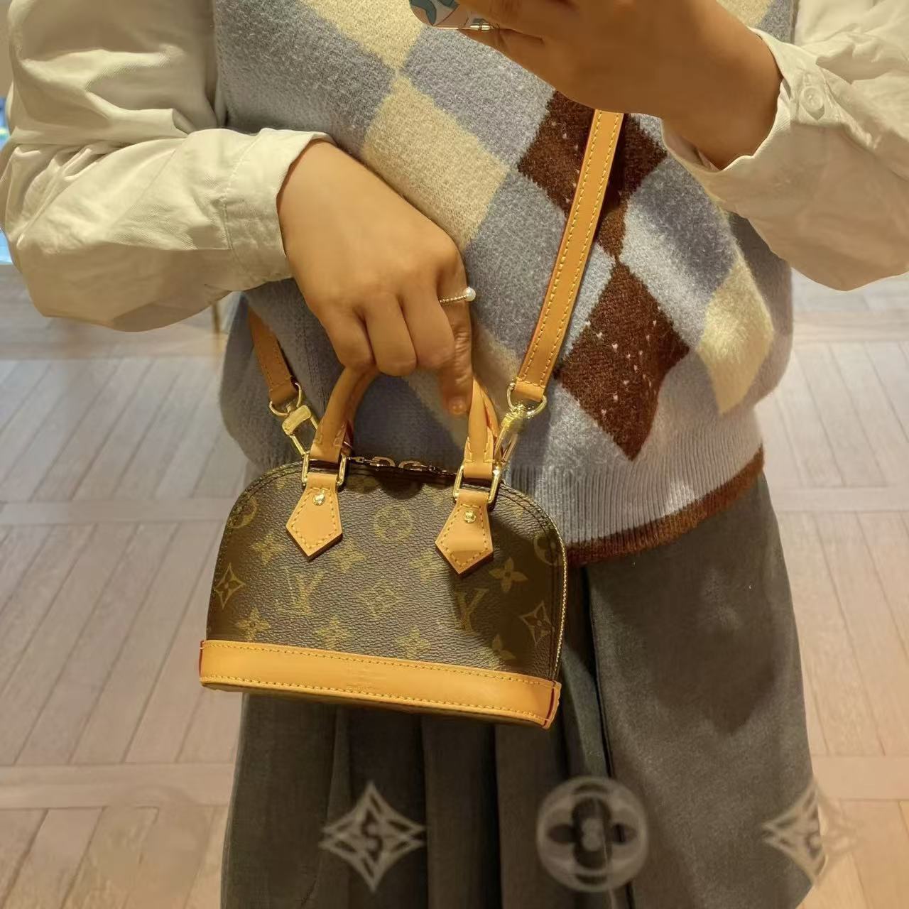 LVプリントレザーハンドバッグ【50％割引+送料無料】