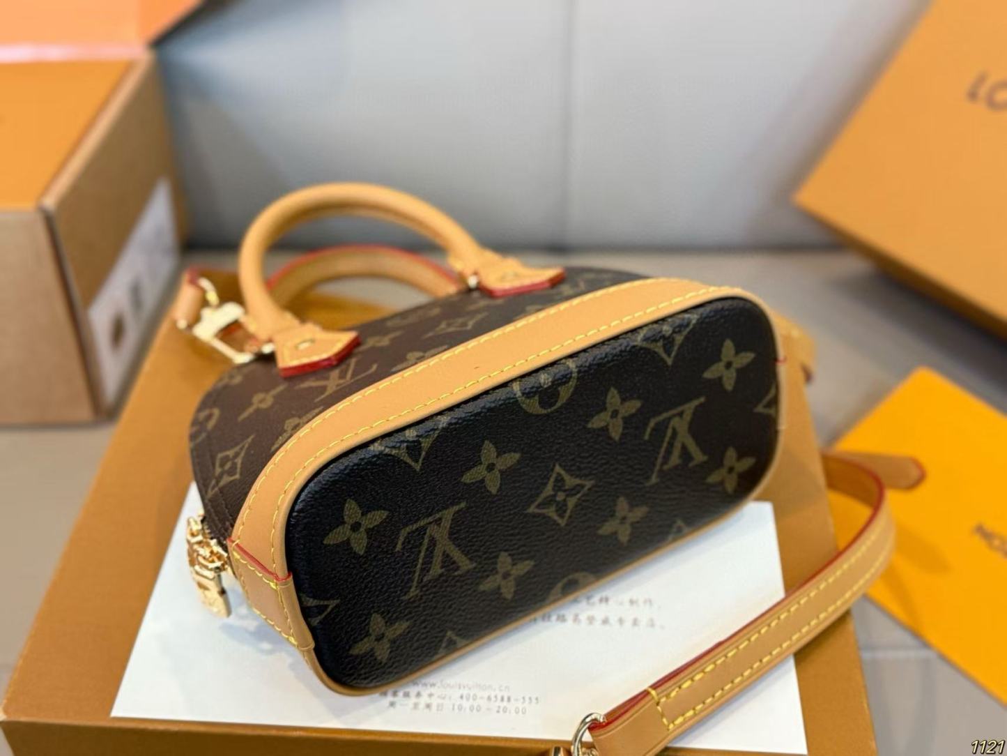 LVプリントレザーハンドバッグ【50％割引+送料無料】