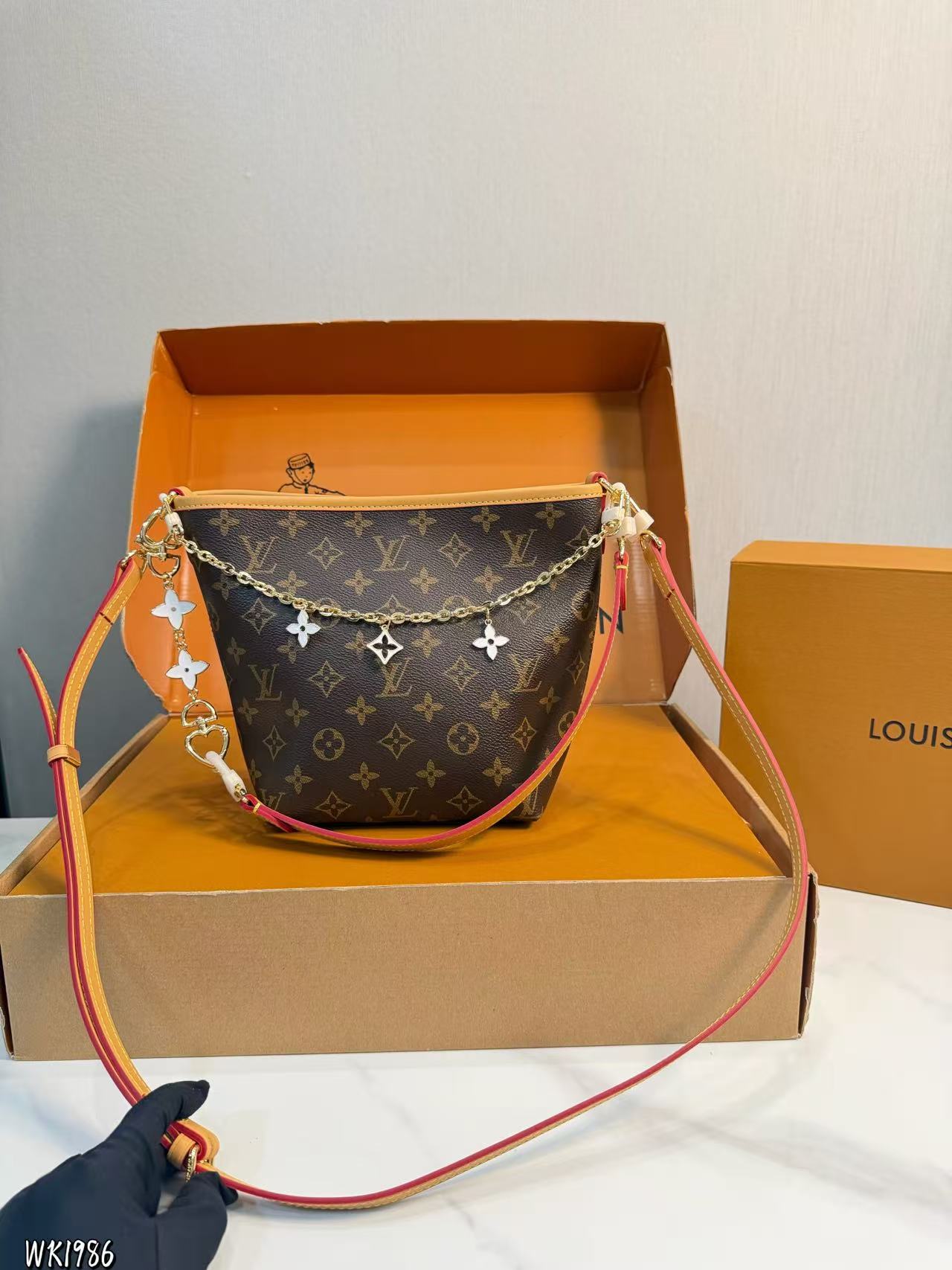 CHANE1 チェーンバケットバッグ【50％割引+送料無料】