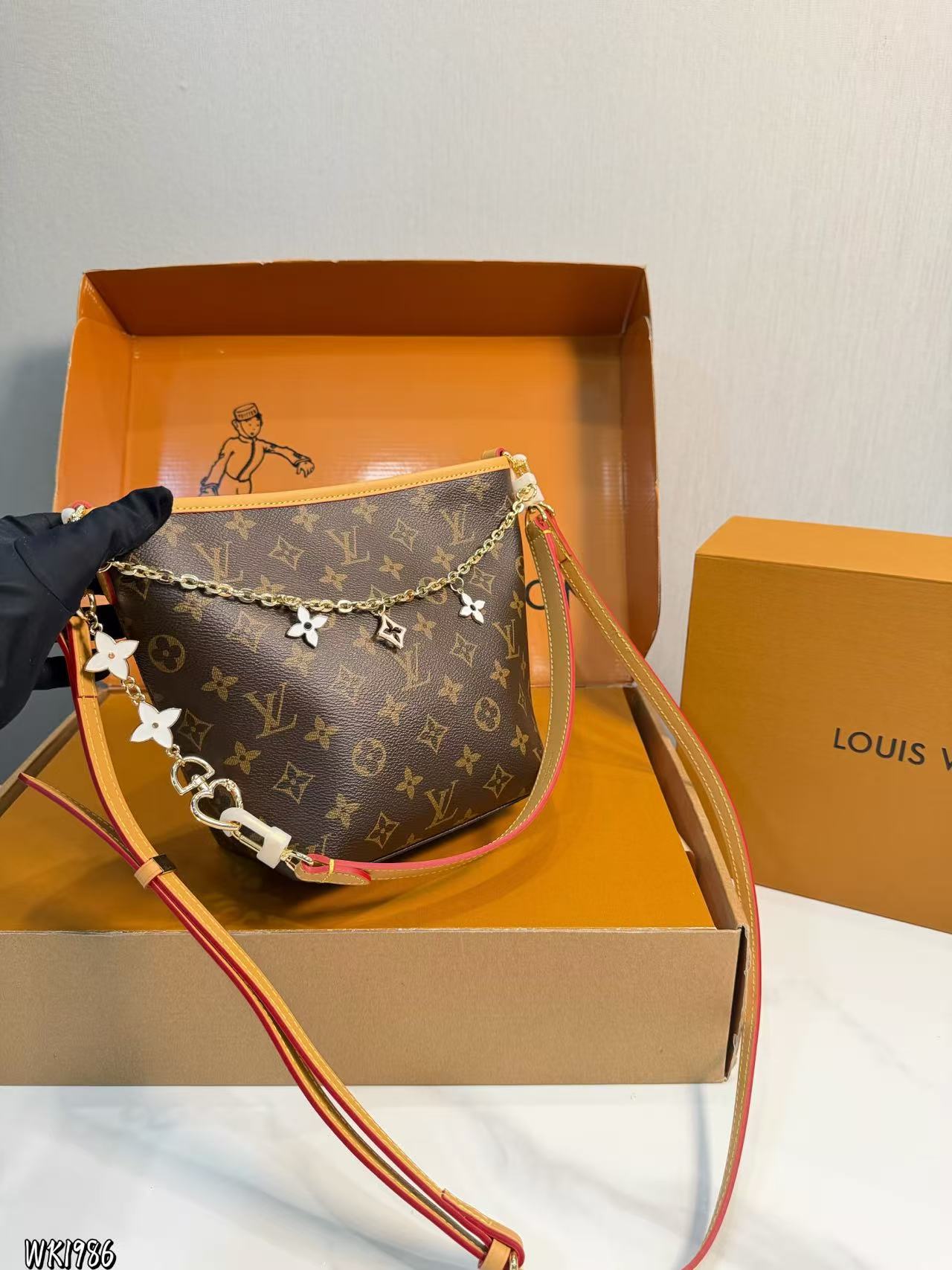 CHANE1 チェーンバケットバッグ【50％割引+送料無料】