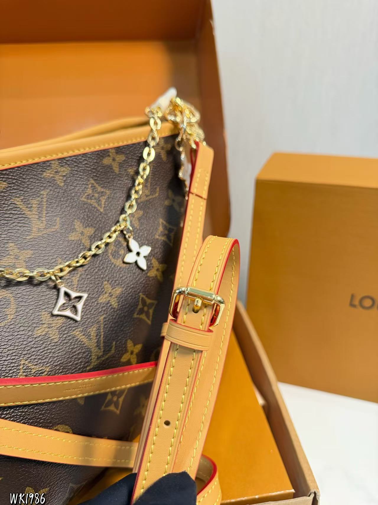 CHANE1 チェーンバケットバッグ【50％割引+送料無料】