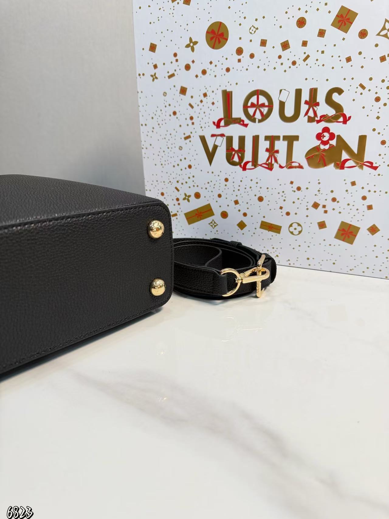 LV Capucinesハンドバッグ【50％割引+送料無料】