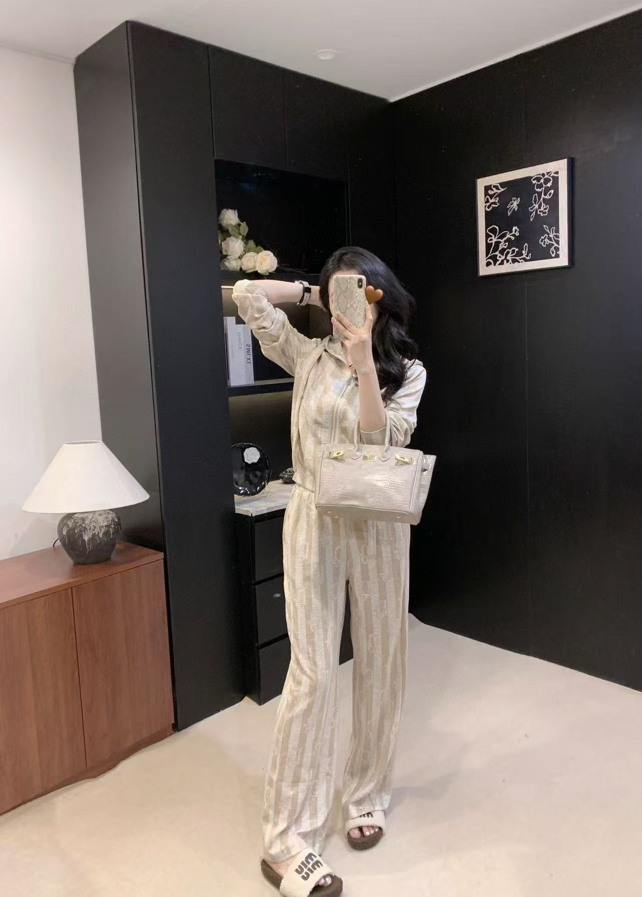 DIOR フード付きストライプ カジュアルスーツ【50％割引+送料無料】