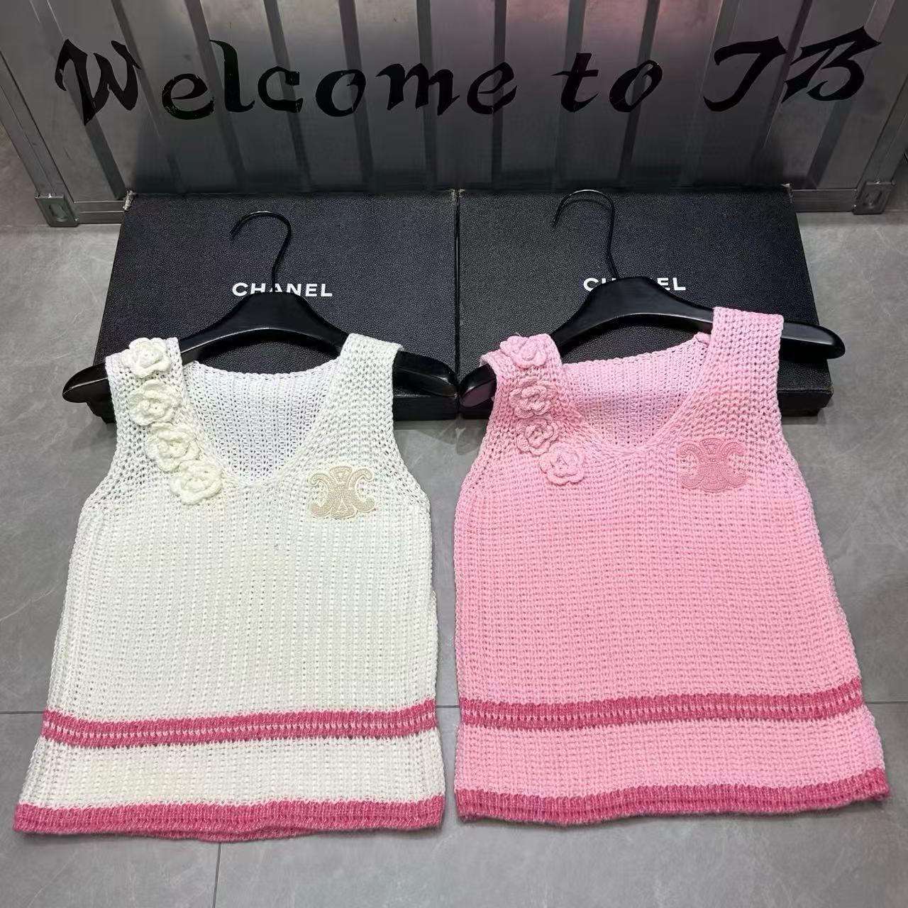 CEL1NE 凱旋門 3D フローラル ホロウアウト ウール ベスト【50％割引+送料無料】