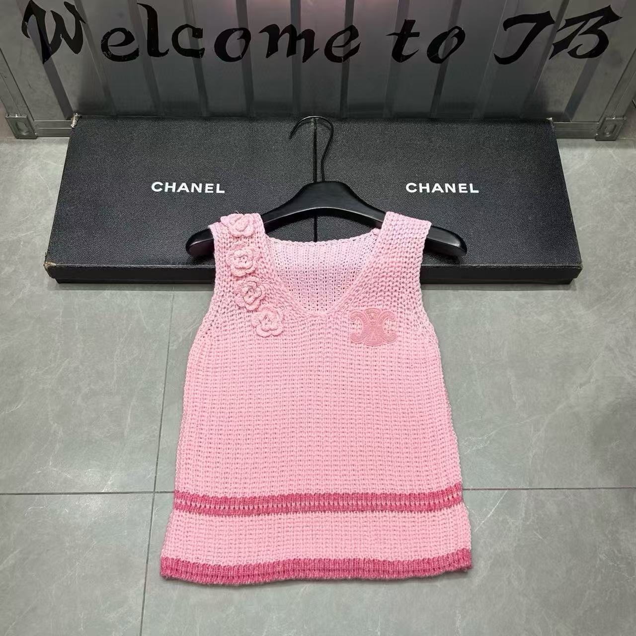 CEL1NE 凱旋門 3D フローラル ホロウアウト ウール ベスト【50％割引+送料無料】