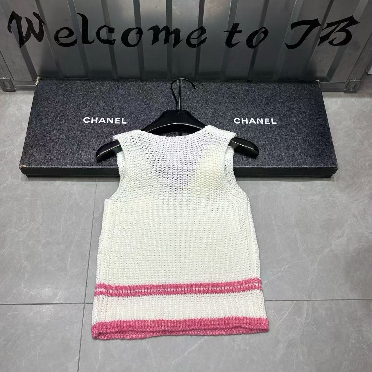 CEL1NE 凱旋門 3D フローラル ホロウアウト ウール ベスト【50％割引+送料無料】