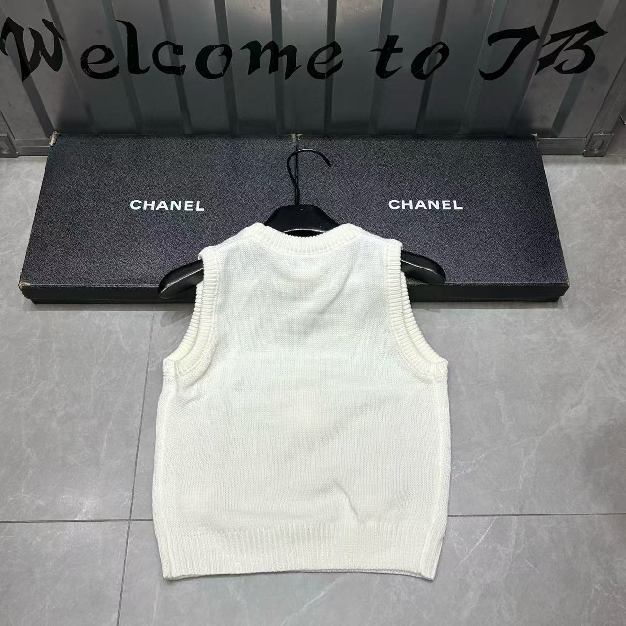 CHANE1 ダブルC フローラルウールベスト【50％割引+送料無料】