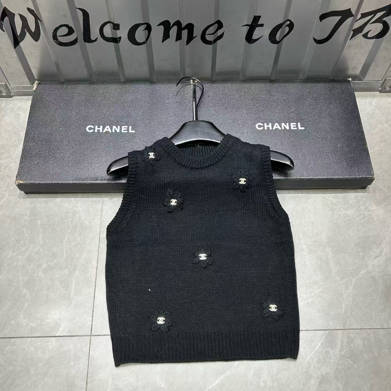 CHANE1 ダブルC フローラルウールベスト【50％割引+送料無料】